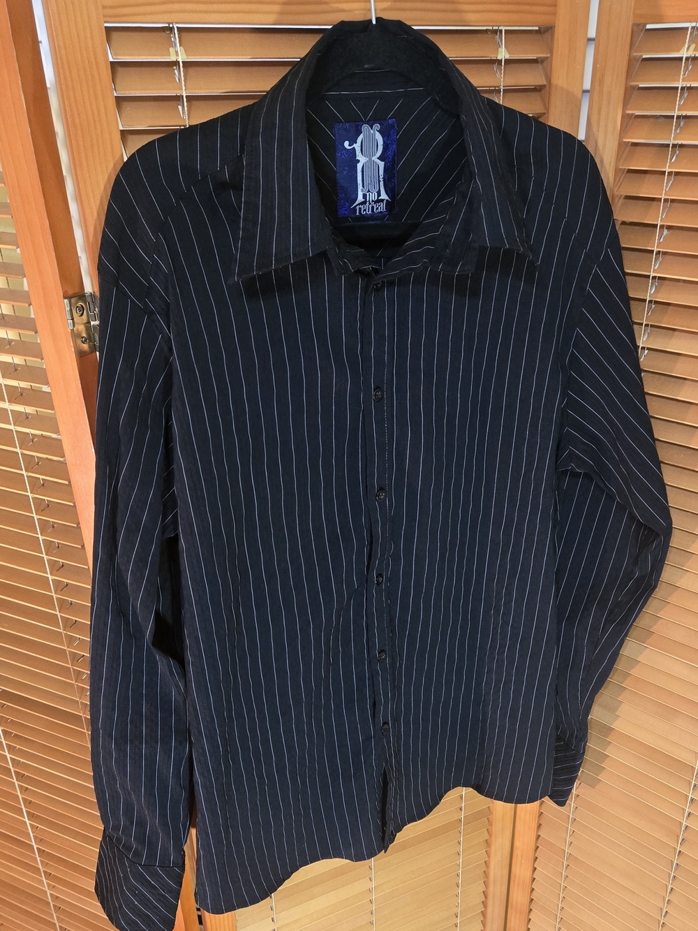 No Retreat Men's Black Pinstripe Long-Sleeve Button Down Shirt L